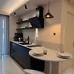 Luxury Station 아파트 *